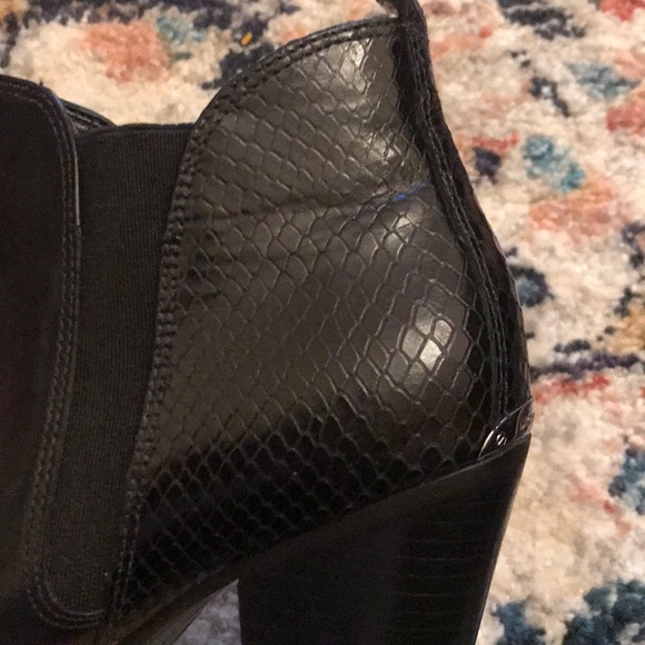 Michael Kors black ankle boots - Picture 2 of 7